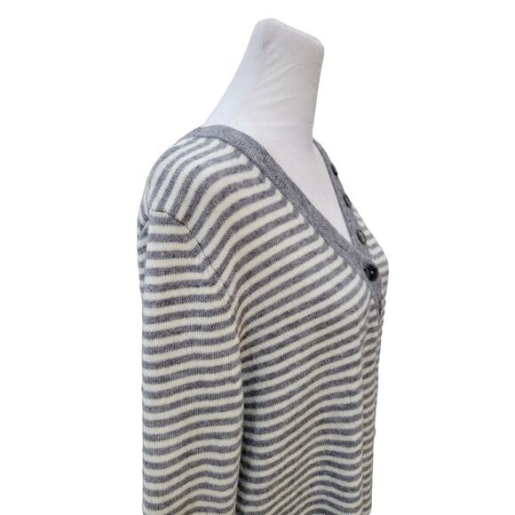 Anthropologie Serena‎ Sweater Size Medium Grey Striped Oversized Soft Pullover - Picture 11 of 15